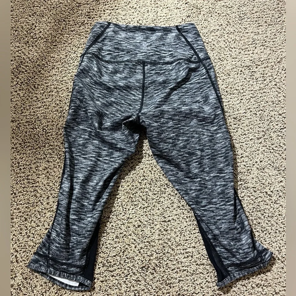 Lululemon women’s capris